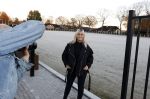 Lunteren 22 november 2021
Presentatie paarden calendar waarvan opbrengst naar het KWF gaat . Bridget Maasland en Samantha Steenwijk krijgen het eerste exemplaar . Ze kopen per paard aanrijden