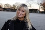 Lunteren 22 november 2021
Presentatie paarden calendar waarvan opbrengst naar het KWF gaat . Bridget Maasland en Samantha Steenwijk krijgen het eerste exemplaar . Ze kopen per paard aanrijden