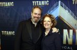 Almere 21 november 2021
Premiere van musical the Titanic in schouwburg Almere. Brigiite Kaandorp met partner