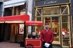 Amsterdam 4 december 2021
Cartier winkel in kerststijl op de PC Hooftstraat