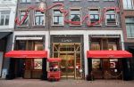 Amsterdam 4 december 2021
Cartier winkel in kerststijl op de PC Hooftstraat