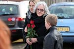Emmeloord 10 december 2021
Begrafenis Arie Ribbens .Aanwezig zijn vrouw Cea Ribbens zijn dochter met gezin en oa Bonnie St Claire en Jacques Herb met zijn vrouw . De man van Bonnie Anne Jan Jongbloed verzorgt de uitvaart.