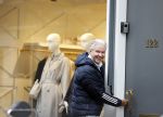 Amstetrdam 24 november 2021
Dries Roelvink bij zijn huis op de PC hooftstraat