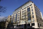 Amsterdam 23 november 2021
In dit appartementen complex op de dam heeft Edgar davids 2 appartementen