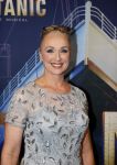 Almere 21 november 2021
Premiere van musical the Titanic in schouwburg Almere. Ellen evers met haar man