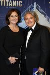 Almere 21 november 2021
Premiere van musical the Titanic in schouwburg Almere. Erwin v lambaart met vrouw