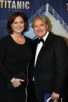 Almere 21 november 2021
Premiere van musical the Titanic in schouwburg Almere. Erwin v lambaart met vrouw