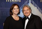 Almere 21 november 2021
Premiere van musical the Titanic in schouwburg Almere. Erwin v lambaart met vrouw