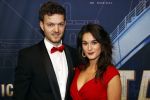 Almere 21 november 2021
Premiere van musical the Titanic in schouwburg Almere. esmee Dekker met haar vriend