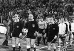 Eindhoven, 22 Oktober 1980
2e ronde UEFA Cup PSV-HSV eindstand 1-1
Felix Magath Willy v d Kuijlen en Scheidsrechter Karoly Palotai
