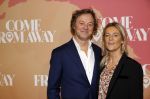 Rotterdam 18 november 2021
Premiere Come from away in het nieuwe Luxor theater.
Frits Sissing met zijn vrouw