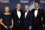 Almere 21 november 2021
Premiere van musical the Titanic in schouwburg Almere. Hans Cornelisse met partner