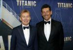 Almere 21 november 2021
Premiere van musical the Titanic in schouwburg Almere. Hans Cornelisse met partner