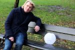 Amsterdam 3 december 2021
Anouk Smulders heeft opnames voor SBS6 programma inzake het KWF . Hans Klok heeft lampion bij voor zijn overleden assistente Nathalie Hoop.