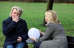 Amsterdam 3 december 2021
Anouk Smulders heeft opnames voor SBS6 programma inzake het KWF . Hans Klok heeft lampion bij voor zijn overleden assistente Nathalie Hoop.
