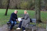Amsterdam 3 december 2021
Anouk Smulders heeft opnames voor SBS6 programma inzake het KWF . Hans Klok heeft lampion bij voor zijn overleden assistente Nathalie Hoop.