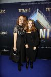 Almere 21 november 2021
Premiere van musical the Titanic in schouwburg Almere. Hilke Bierman met dochter Diaferia en haar man