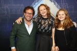 Almere 21 november 2021
Premiere van musical the Titanic in schouwburg Almere. Hilke Bierman met dochter Diaferia en haar man
