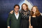 Almere 21 november 2021
Premiere van musical the Titanic in schouwburg Almere. Hilke Bierman met dochter Diaferia en haar man
