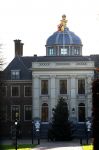 Den Haag 7 december 2021
Prinses Amalia is vandaag 18 jaar oud geworden . Prinses Amalia is met haar moeder Koningin Maxima wezen winkelen . Kerstboom en kerstversiering bij Huis ten Bosch