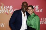 Rotterdam 18 november 2021
Premiere Come from away in het nieuwe Luxor theater.
Iris v d Ende kwam met haar man Vincent