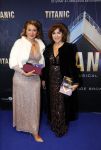 Almere 21 november 2021
Premiere van musical the Titanic in schouwburg Almere. Janke Dekker met dochter