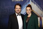 Almere 21 november 2021
Premiere van musical the Titanic in schouwburg Almere. Job Bovenlander met partner Chava voor in 't Holt