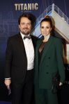 Almere 21 november 2021
Premiere van musical the Titanic in schouwburg Almere. Job Bovenlander met partner Chava voor in 't Holt