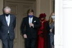 Den Haag 8 december 2021
Prinses Amalia arriveert voor de buitengewone vergadering van de Raad van State. Naast de prinses waren ook koning Willem Alexander en koningin Maxima bij de buitengewone vergadering aanwezig.
Na de vergadering ging Amalia in de tuin een boom planten.
