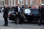 Den Haag 8 december 2021
Prinses Amalia arriveert voor de buitengewone vergadering van de Raad van State. Naast de prinses waren ook koning Willem Alexander en koningin Maxima bij de buitengewone vergadering aanwezig.
Na de vergadering ging Amalia in de tuin een boom planten.