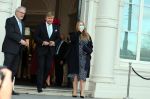 Den Haag 8 december 2021
Prinses Amalia arriveert voor de buitengewone vergadering van de Raad van State. Naast de prinses waren ook koning Willem Alexander en koningin Maxima bij de buitengewone vergadering aanwezig.
Na de vergadering ging Amalia in de tuin een boom planten.