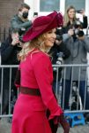 Den Haag 8 december 2021
Prinses Amalia arriveert voor de buitengewone vergadering van de Raad van State. Naast de prinses waren ook koning Willem Alexander en koningin Maxima bij de buitengewone vergadering aanwezig.
Na de vergadering ging Amalia in de tuin een boom planten.