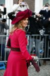 Den Haag 8 december 2021
Prinses Amalia arriveert voor de buitengewone vergadering van de Raad van State. Naast de prinses waren ook koning Willem Alexander en koningin Maxima bij de buitengewone vergadering aanwezig.
Na de vergadering ging Amalia in de tuin een boom planten.
