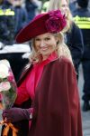 Den Haag 8 december 2021
Prinses Amalia arriveert voor de buitengewone vergadering van de Raad van State. Naast de prinses waren ook koning Willem Alexander en koningin Maxima bij de buitengewone vergadering aanwezig.
Na de vergadering ging Amalia in de tuin een boom planten.