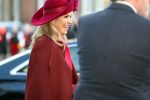 Den Haag 8 december 2021
Prinses Amalia arriveert voor de buitengewone vergadering van de Raad van State. Naast de prinses waren ook koning Willem Alexander en koningin Maxima bij de buitengewone vergadering aanwezig.
Na de vergadering ging Amalia in de tuin een boom planten.