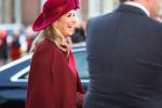 Den Haag 8 december 2021
Prinses Amalia arriveert voor de buitengewone vergadering van de Raad van State. Naast de prinses waren ook koning Willem Alexander en koningin Maxima bij de buitengewone vergadering aanwezig.
Na de vergadering ging Amalia in de tuin een boom planten.