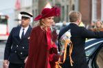 Den Haag 8 december 2021
Prinses Amalia arriveert voor de buitengewone vergadering van de Raad van State. Naast de prinses waren ook koning Willem Alexander en koningin Maxima bij de buitengewone vergadering aanwezig.
Na de vergadering ging Amalia in de tuin een boom planten.