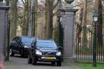 Den Haag 7 december 2021
Prinses Amalia is vandaag 18 jaar oud geworden . Prinses Amalia is met haar moeder Koningin Maxima wezen winkelen . Maxima rijdt in een volvo jeep