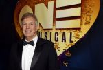 Aalsmeer 28 november 2021
Premiere One de musical . Marcel Boekhoorn kwam met zijn vriendin Rebecca Cabau v Kasbergen