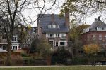 Amsterdamn 24 november 2021
Marco v Basten en zijn vrouw Liesbeth hebben hun huis aan het vondelpark verkocht voor 13.5 miljoen euro.