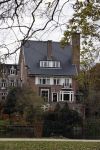 Amsterdamn 24 november 2021
Marco v Basten en zijn vrouw Liesbeth hebben hun huis aan het vondelpark verkocht voor 13.5 miljoen euro.