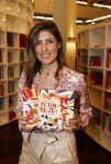 Amsterdam 17 november 2021
Presentatie sinterklaasboeken in de bibliotheek van Amsterdam . Airen Mylene presenteert het en de boeken zijn dit jaar geschreven door Waylon Carlo Boszhard en Marieke Elsinga