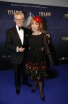 Almere 21 november 2021
Premiere van musical the Titanic in schouwburg Almere. marijke Helwegen met man