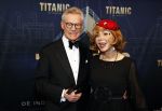 Almere 21 november 2021
Premiere van musical the Titanic in schouwburg Almere. marijke Helwegen met man
