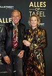 Amsterdam 1 november 2021
Premiere alles op tafel in het deLamar theater.
Martien Meiland en Erica meiland