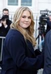 Den Haag 8 december 2021
Prinses Amalia arriveert voor de buitengewone vergadering van de Raad van State. Naast de prinses waren ook koning Willem Alexander en koningin Maxima bij de buitengewone vergadering aanwezig.
Na de vergadering ging Amalia in de tuin een boom planten.