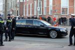 Den Haag 8 december 2021
Prinses Amalia arriveert voor de buitengewone vergadering van de Raad van State. Naast de prinses waren ook koning Willem Alexander en koningin Maxima bij de buitengewone vergadering aanwezig.
Na de vergadering ging Amalia in de tuin een boom planten.