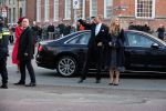 Den Haag 8 december 2021
Prinses Amalia arriveert voor de buitengewone vergadering van de Raad van State. Naast de prinses waren ook koning Willem Alexander en koningin Maxima bij de buitengewone vergadering aanwezig.
Na de vergadering ging Amalia in de tuin een boom planten.