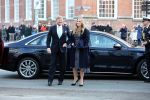 Den Haag 8 december 2021
Prinses Amalia arriveert voor de buitengewone vergadering van de Raad van State. Naast de prinses waren ook koning Willem Alexander en koningin Maxima bij de buitengewone vergadering aanwezig.
Na de vergadering ging Amalia in de tuin een boom planten.