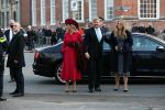 Den Haag 8 december 2021
Prinses Amalia arriveert voor de buitengewone vergadering van de Raad van State. Naast de prinses waren ook koning Willem Alexander en koningin Maxima bij de buitengewone vergadering aanwezig.
Na de vergadering ging Amalia in de tuin een boom planten.